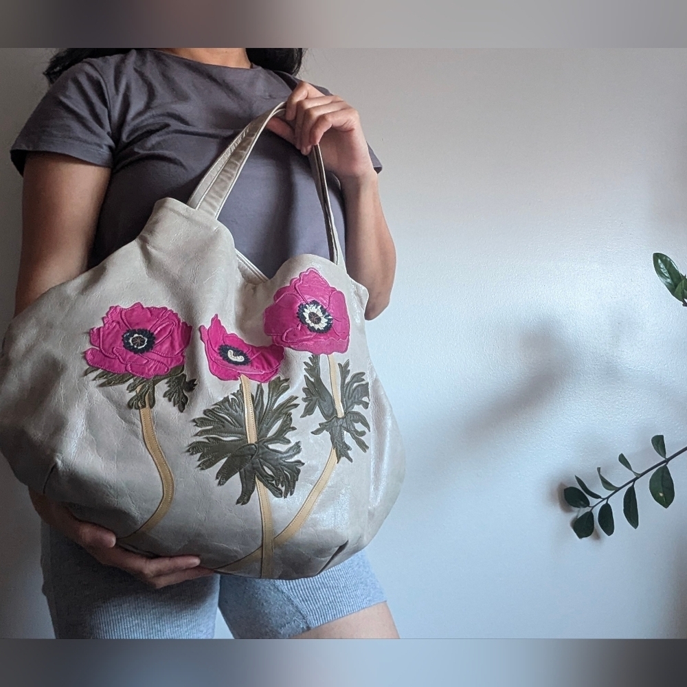 Susannah Hunter Shoulder Bag - Picture 12 of 13